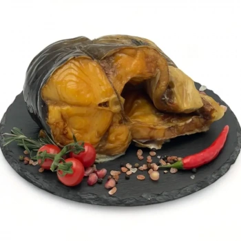 Сом горячего копчения кусок ~100г